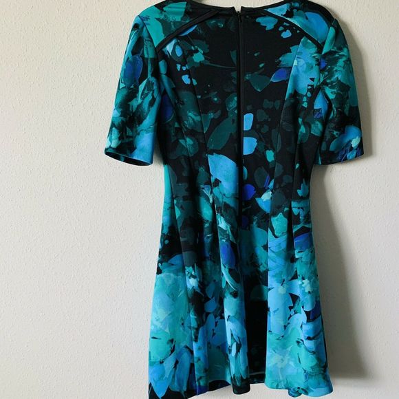 Vince Camuto Floral Fit Flare 3/4 SLV Scuba Dress - Picture 7 of 7